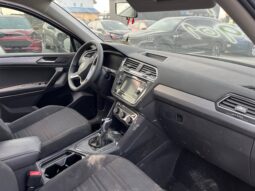 Volkswagen Tiguan S 2022 | FWD (111653-VIN) full