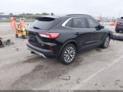 Ford Escape 2021 | 2.0 AT AWD Titanium (B07300-VIN)